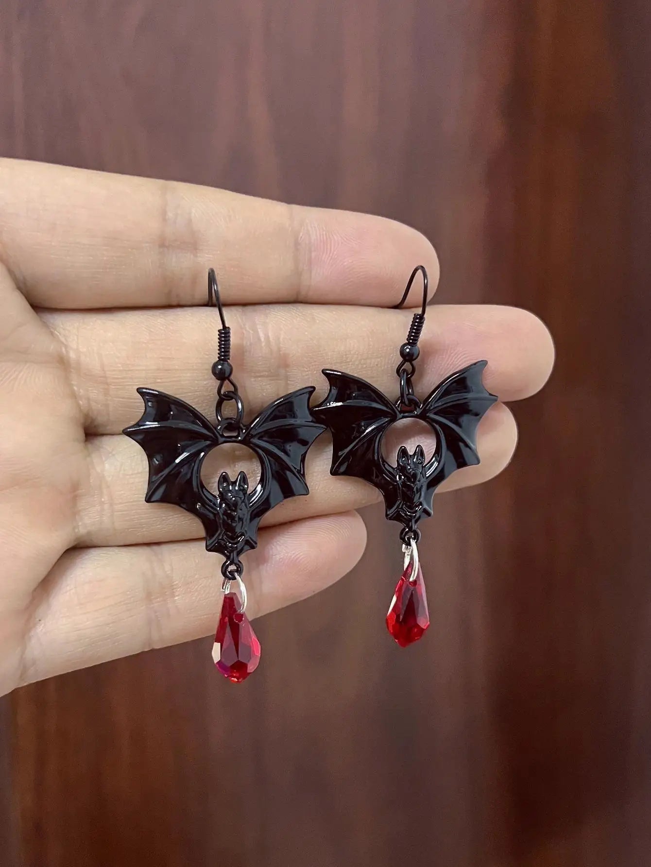Dark Gothic Punk Style Drop Earrings for Women New Cross-Border Foreign Trade Halloween Black Bat with Red Crystal Trendy Style