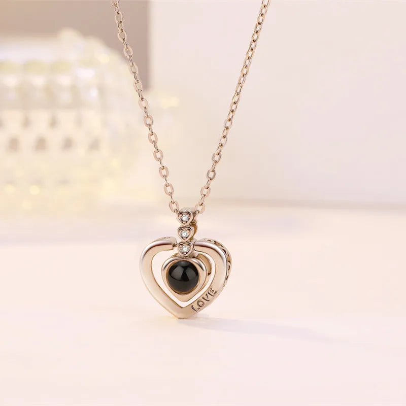 Dropshipping Fashion Jewelry 100 Languages I love You Picture Necklaces Custom Photo Projection Necklace Pendants for Women