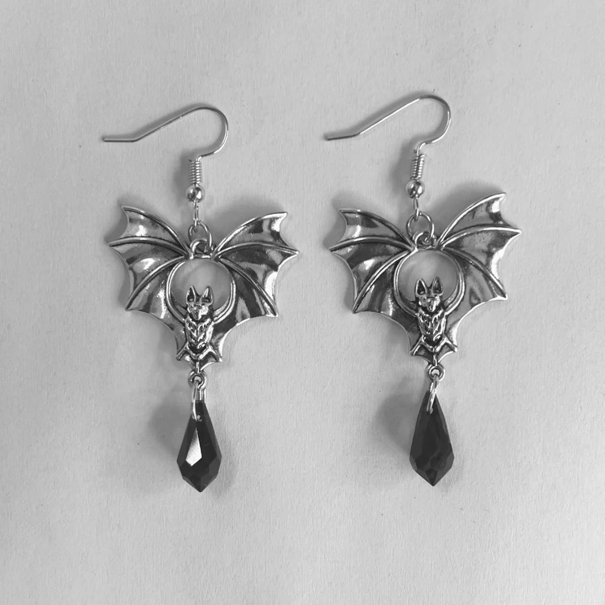 Dark Gothic Punk Style Drop Earrings for Women New Cross-Border Foreign Trade Halloween Black Bat with Red Crystal Trendy Style