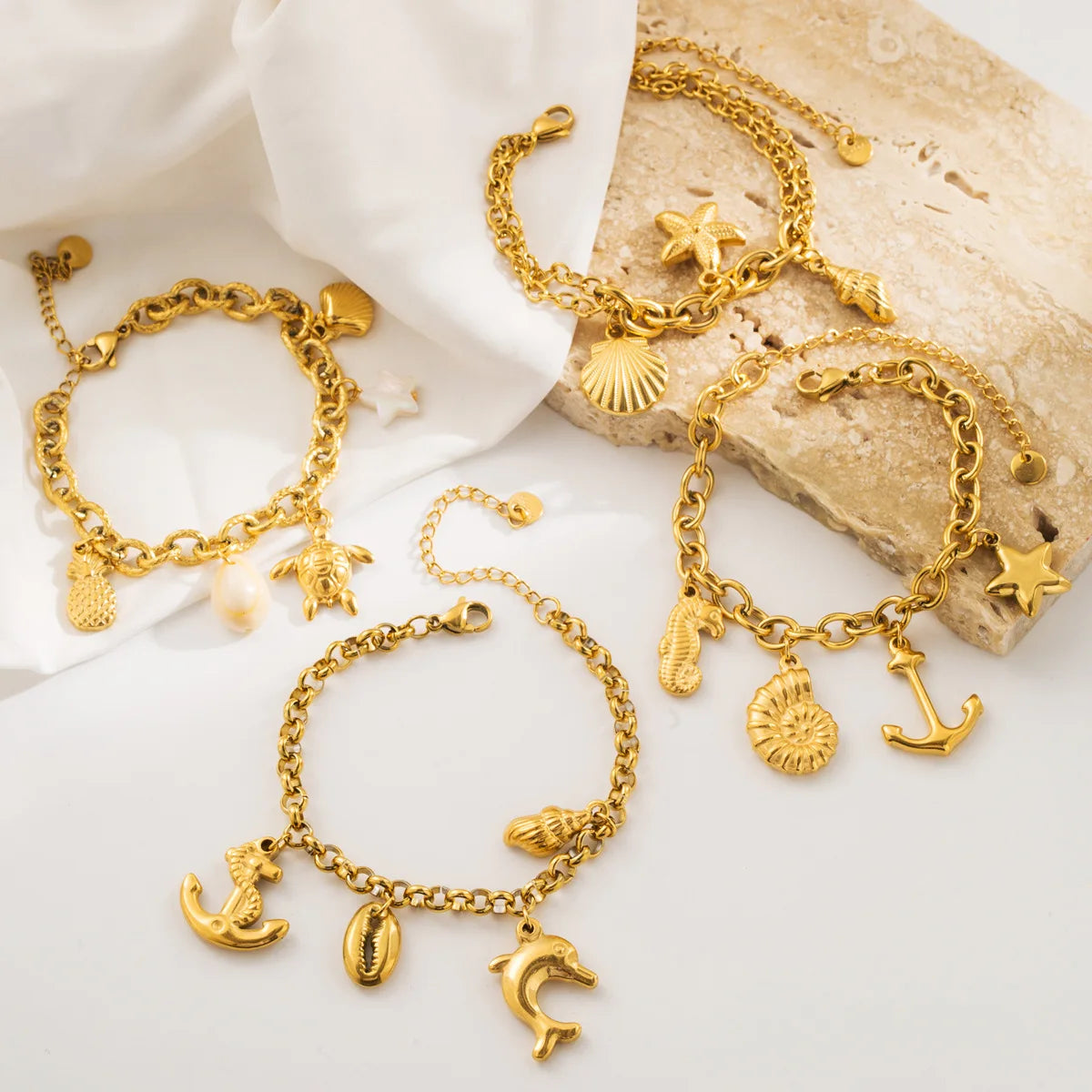 Luxury Summer Theme 18K Plated Stainless Steel Gold Chain Dolphins Turtles Stars Shells Crabs Charm Bracelets Jewelry for Women