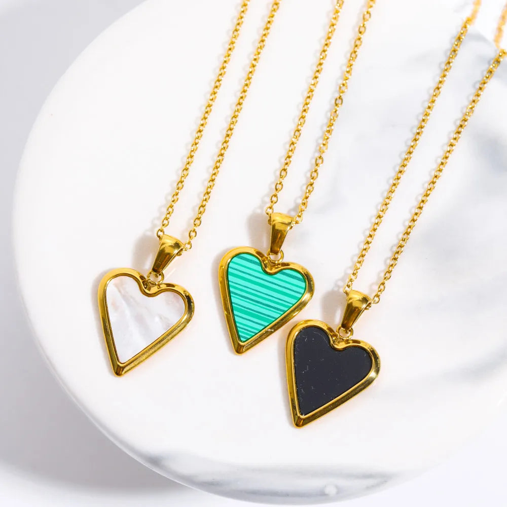 WN02095 Unisex White/Black Shell Malachite Heart Pendant Necklace with Trendy Link Chain for Parties