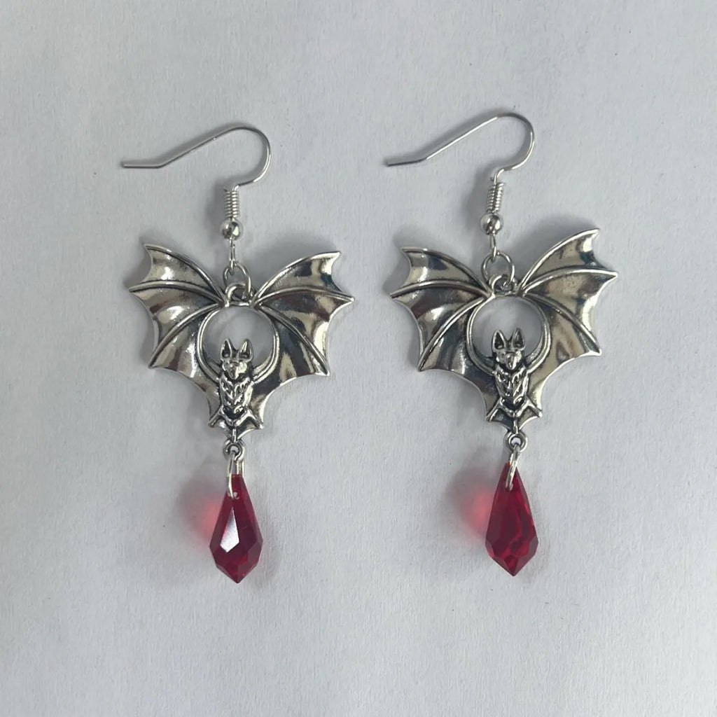 Dark Gothic Punk Style Drop Earrings for Women New Cross-Border Foreign Trade Halloween Black Bat with Red Crystal Trendy Style