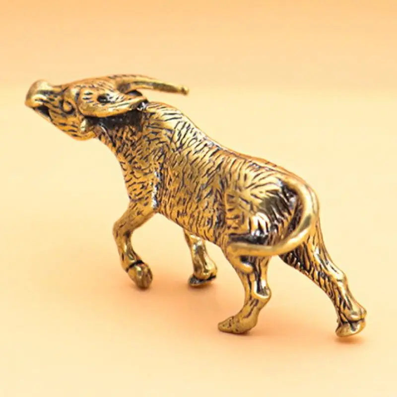 1 Piece Lucky Copper Animal Figurine Miniature Ornament Brass Bullfighting Statue For Home & Office Desk Decoration
