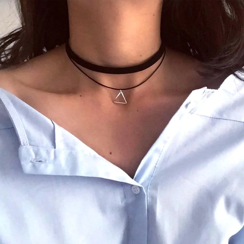 Gothic Slim Velvet Hollow Heart Choker Short Necklace for Women Vintage Women's Neck Chain Sexy Jewelry collares para mujer
