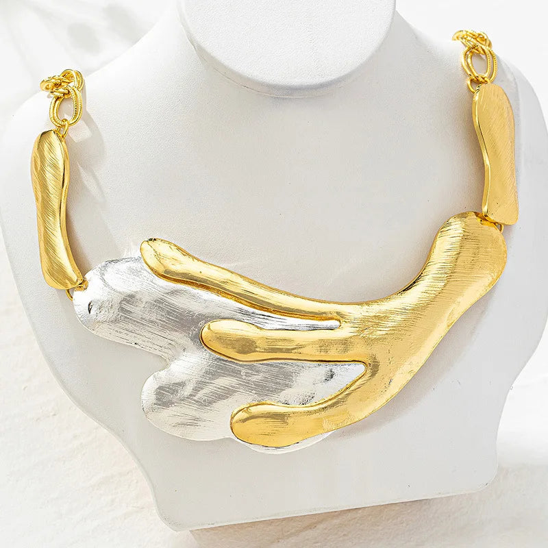 Exaggerated Claw Necklace Collarbone Chain Pendant Women Girls Gifts Fashion Jewelry Hot Sale Party Gift 2025 New