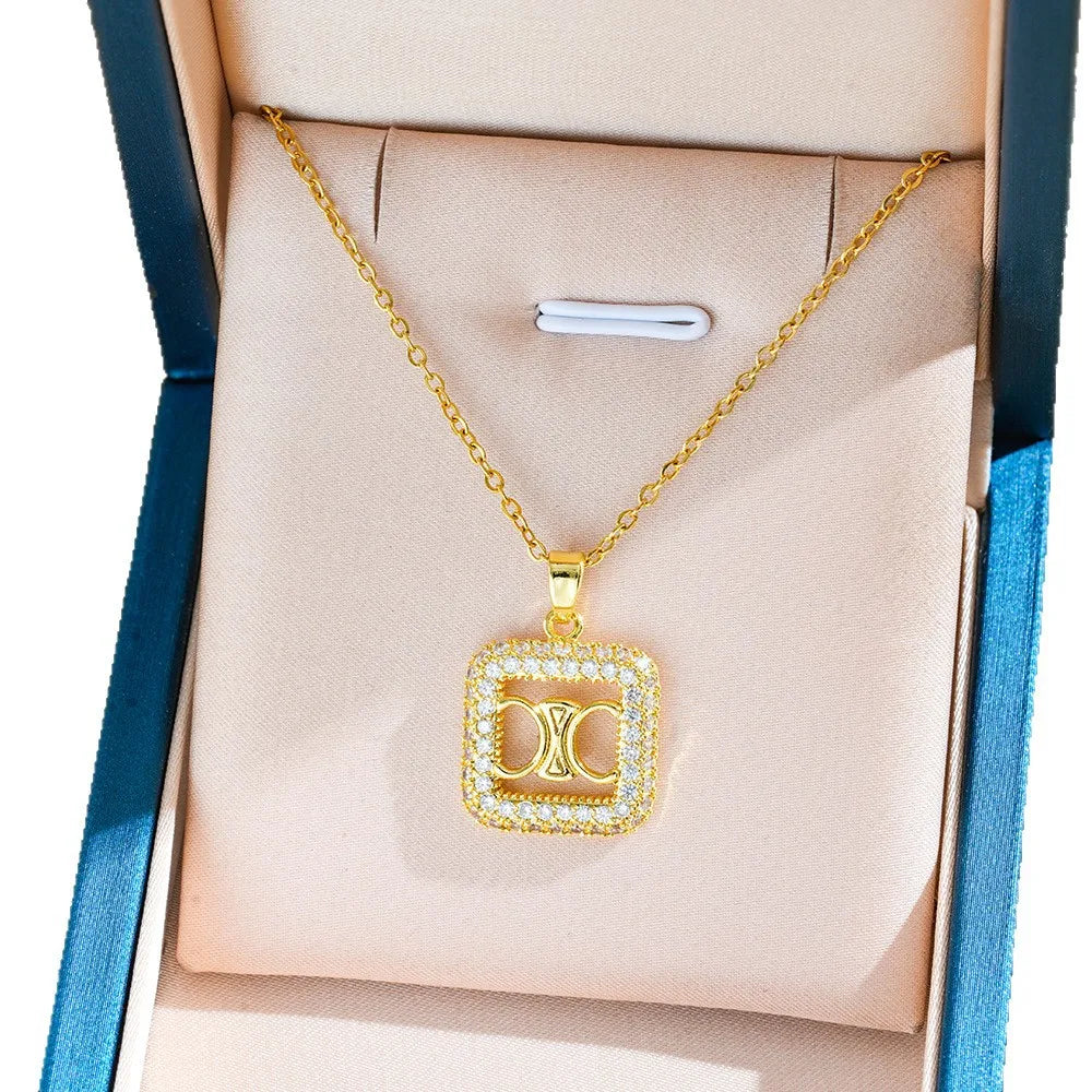 The letter necklace is a niche style specially designed for women. It won't fade and is a fashionable clothing necklace