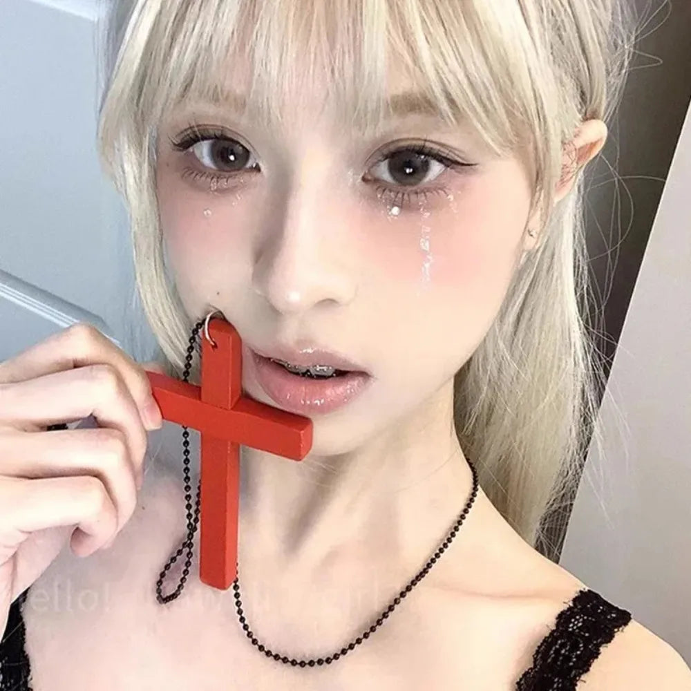 Fashion Punk Gothic Wood Cross Pendant Necklace for Women Men Halloween Vintage Black Hip Hop Y2K Accessories Party Jewelry Gift