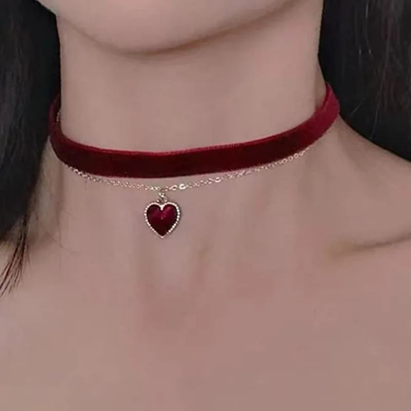 Choker for Girl Lady Women Bithday Gift Velvet Weaving Red Pink Black Lace Heart Pendant Necklaces Jewelry