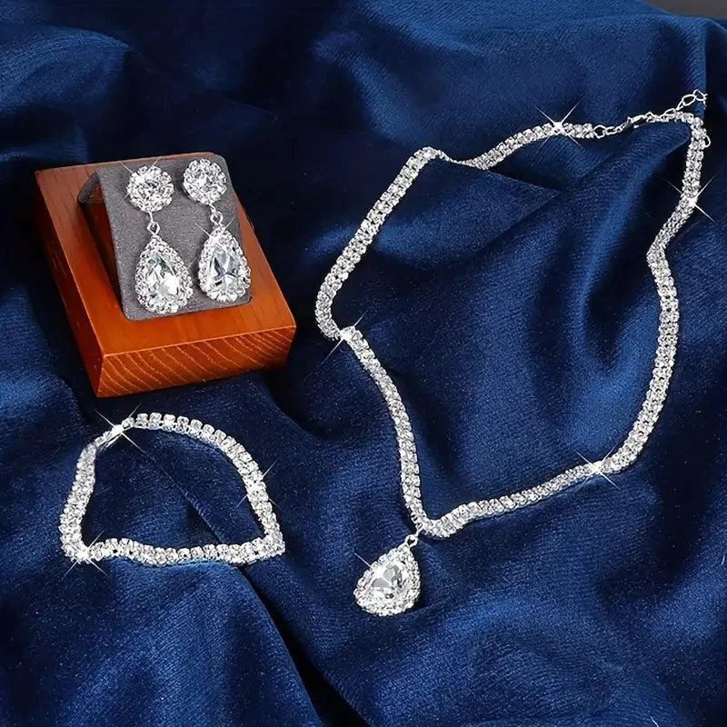 4 Pieces Luxurious Jewelry Set Exquisite Rhinestone Pendant Elegant Women's Crystal Silver Plated Necklace Earrings Bracelet Set