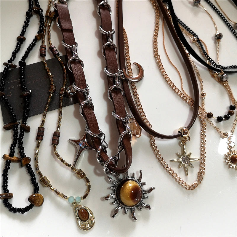 Vintage Leather Brown Stone Sun Pendant Beaded Choker Clavicle Chain Necklace For Women Unique Y2K Personalized Grunge Jewelry
