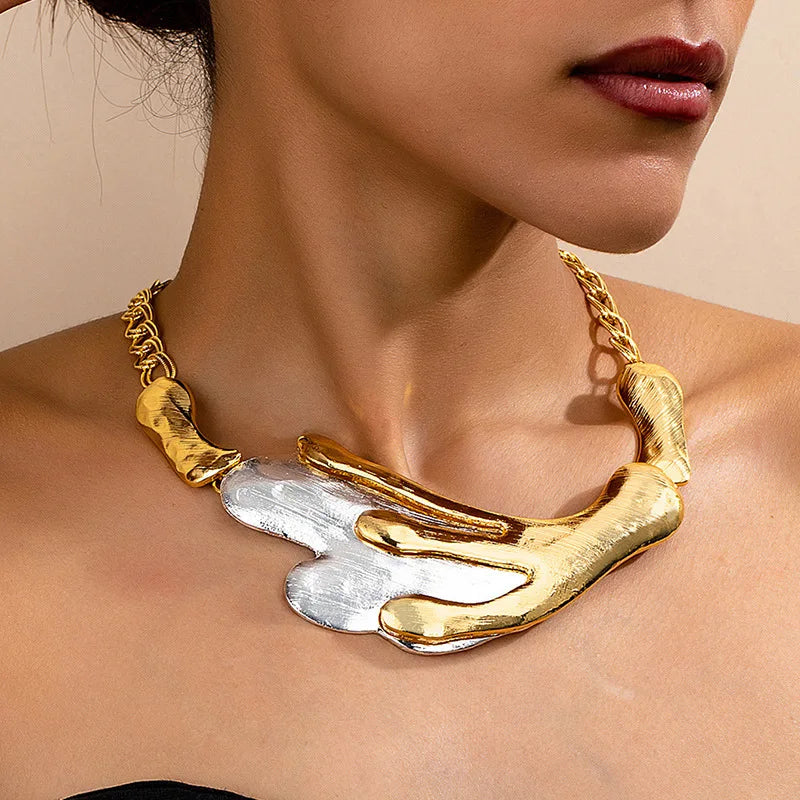 Exaggerated Claw Necklace Collarbone Chain Pendant Women Girls Gifts Fashion Jewelry Hot Sale Party Gift 2025 New