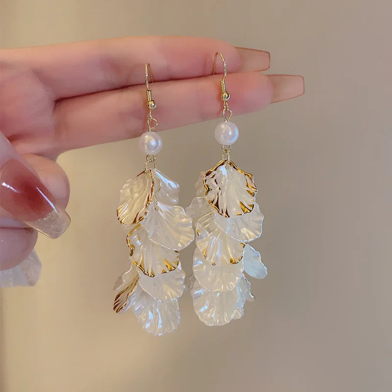 Flower Pearl Stud Earrings Korea Elegant Temperament White Color Petal Earrings for Women Wedding Party Jewelry Gifts