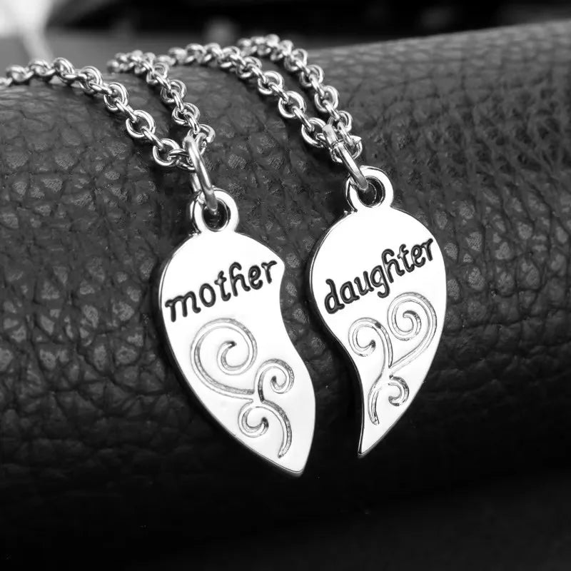 2pcs Heart Shaped Letter Necklace Alloy Mother Daughter Ladies Jewelry Holiday Commemorative Gift Decoration Accessories