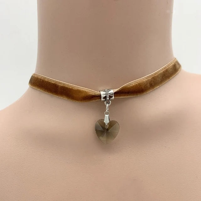 New Fashion Women Velvet Choker Heart Crystal Pendant Necklaces For Women Jewelry Female Black Ribbon Necklace Party Gift Collar