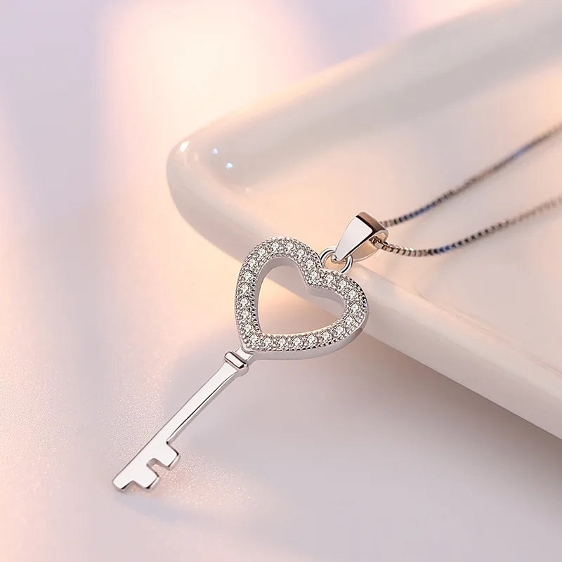 Women's Necklace 925 sterling silver Glowing Firefly Moon Heart Pendant necklace Fashion Day Valentine's Day jewelry gift