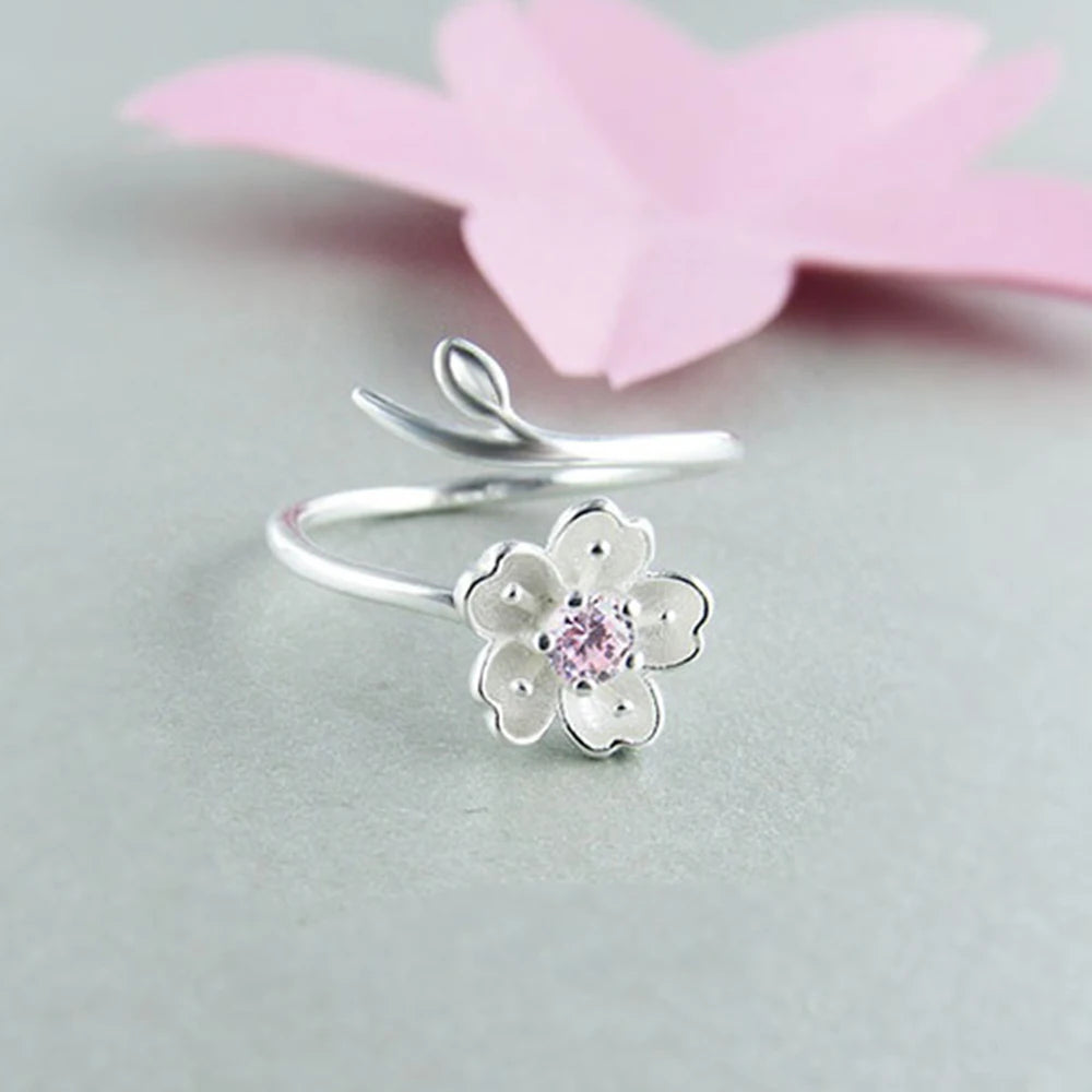 Bestselling 925 Sterling Silver Flower Shaped Hollow Design With Sparkling Zircon Star Ring Suitable For Women's Jewelry