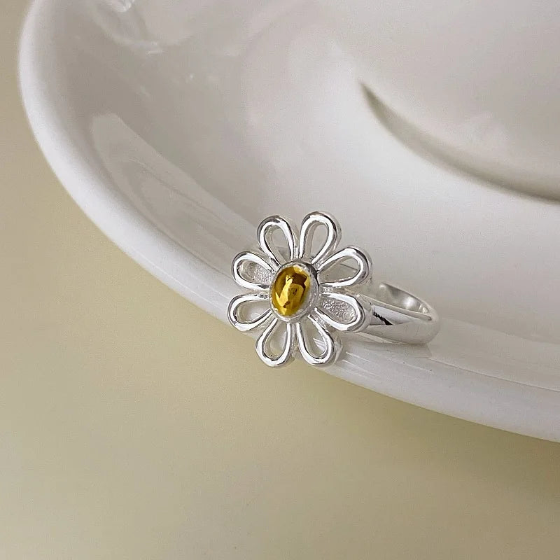 Bestselling 925 Sterling Silver Flower Shaped Hollow Design With Sparkling Zircon Star Ring Suitable For Women's Jewelry