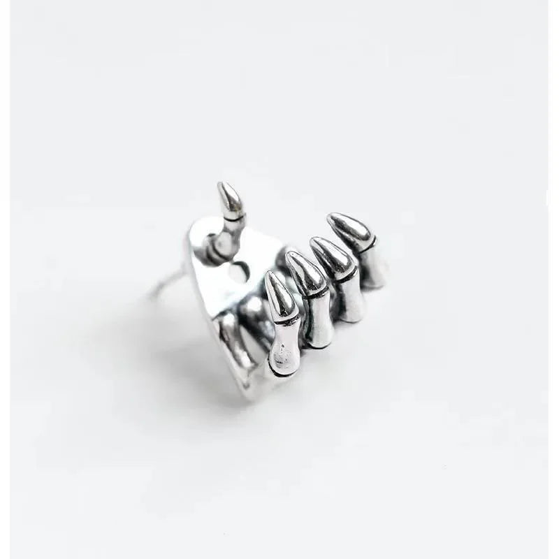 Creative Gothic Punk Skull Hand Skeleton Stud Earring for Men Women Silver Color Halloween Fashion Jewelry Accessories Wholesale