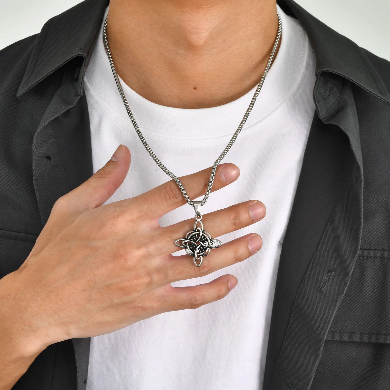 Vnox Vintage Celtic Knot Necklaces for Men Women,Stainless Steel Nordic North Europ Amulet Pendant,Triquetra Witches Knot Collar