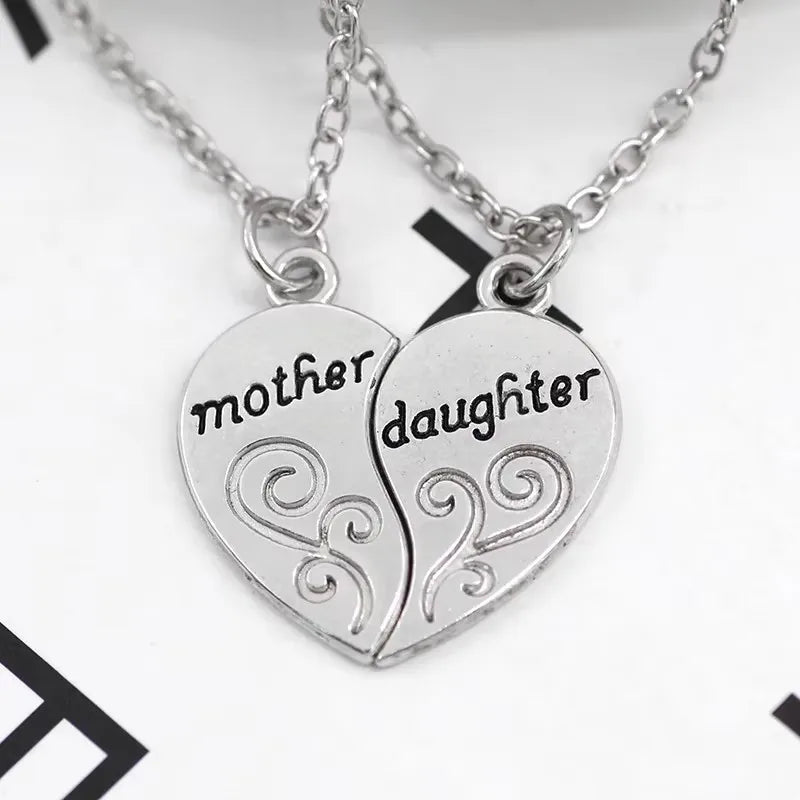 2pcs Heart Shaped Letter Necklace Alloy Mother Daughter Ladies Jewelry Holiday Commemorative Gift Decoration Accessories