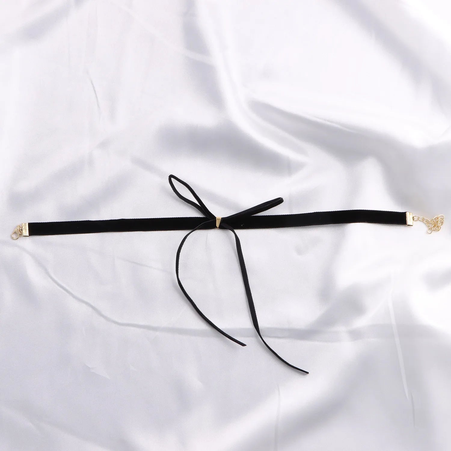 Fashion Sexy Punk Gothic Black Velvet Choker Necklaces Simple Vintage Clavicle Neck Chain Women Girls Party Jewelry Accessories