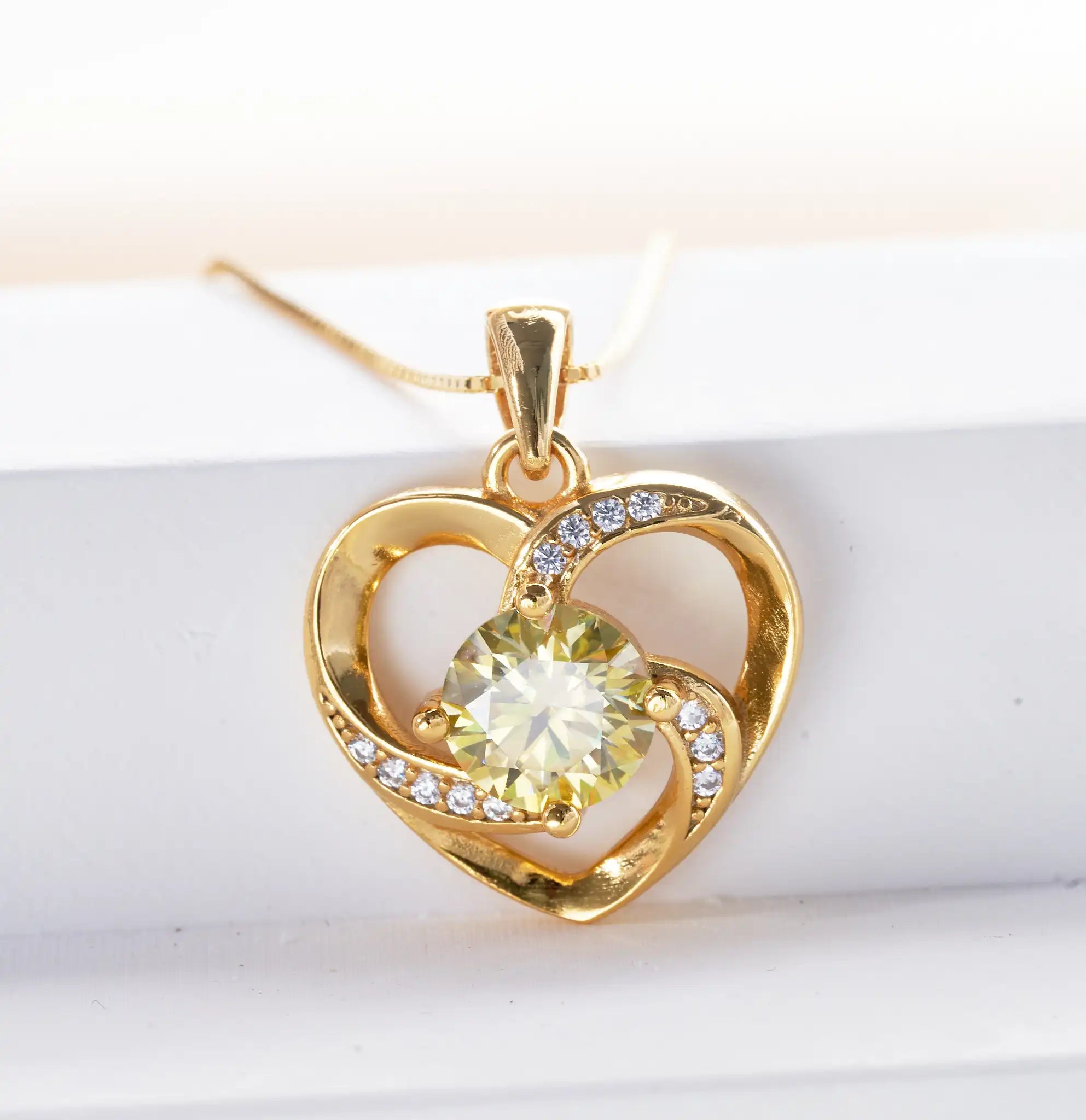 Gold Plated 1CT Moissanite Pendant Necklace For Women Classic Heart Pendant Wedding Jewelry 925 Sterling Silver GRA Moissanite