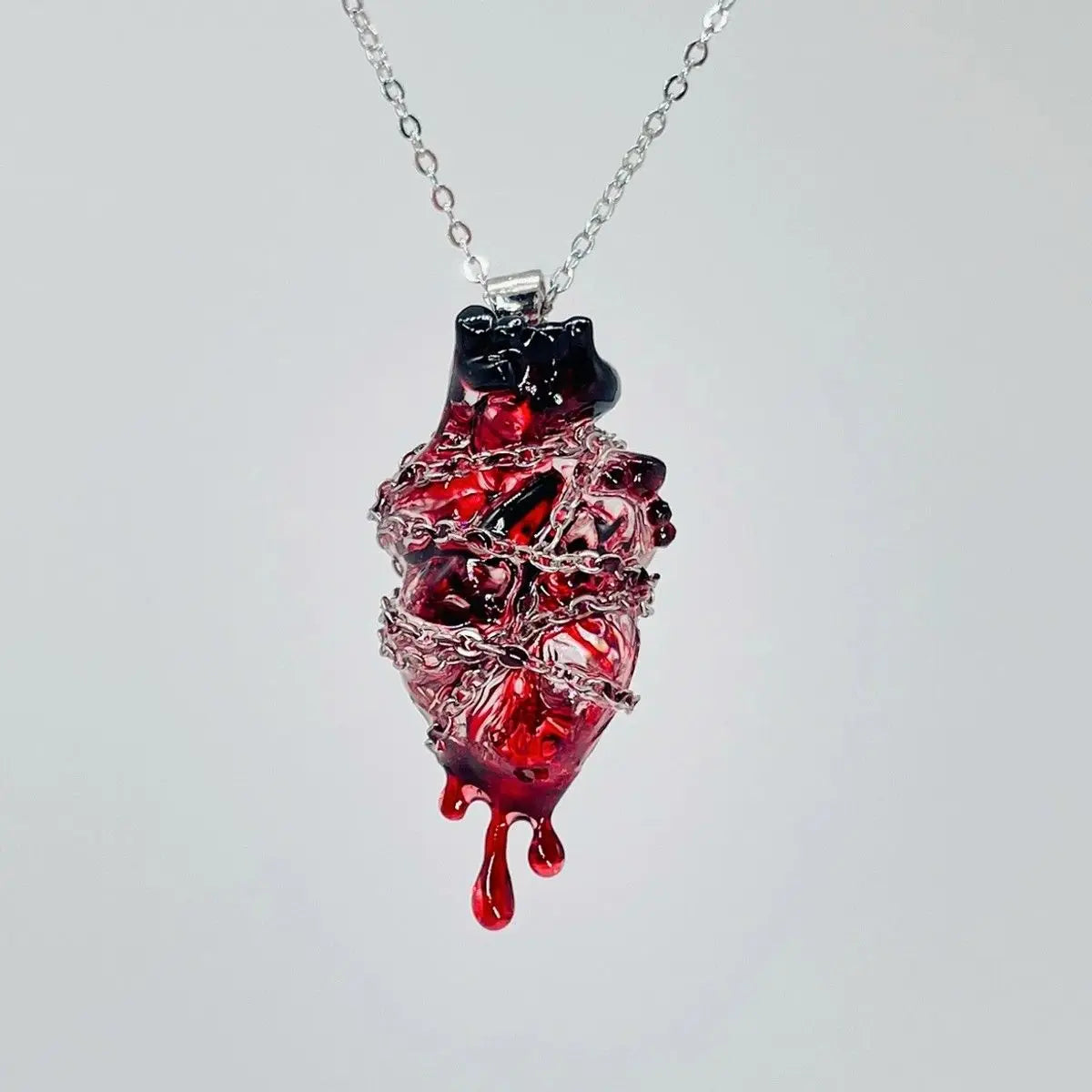 Original Design and Production of Twined Bound Heart Pendant Couple Necklace Design Sense of Personality Tide