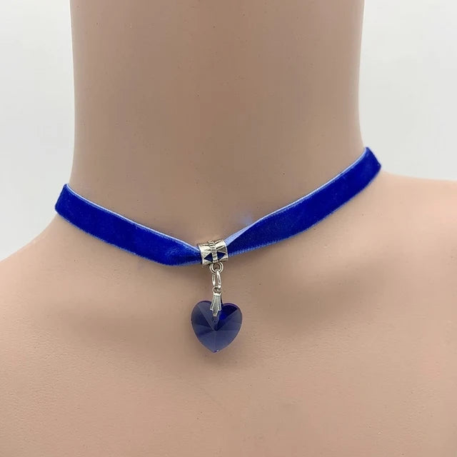 New Fashion Women Velvet Choker Heart Crystal Pendant Necklaces For Women Jewelry Female Black Ribbon Necklace Party Gift Collar