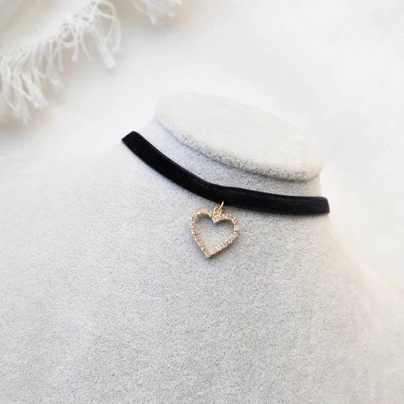 Black Choker Necklace For Women Elegant Lace Velvet Stretch Chain Gothic Flower Short Clavicle Neck Cord Aesthetic Jewelry Gift