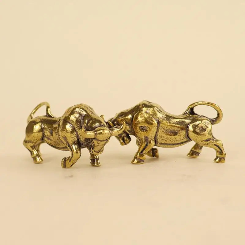 1 Piece Lucky Copper Animal Figurine Miniature Ornament Brass Bullfighting Statue For Home & Office Desk Decoration