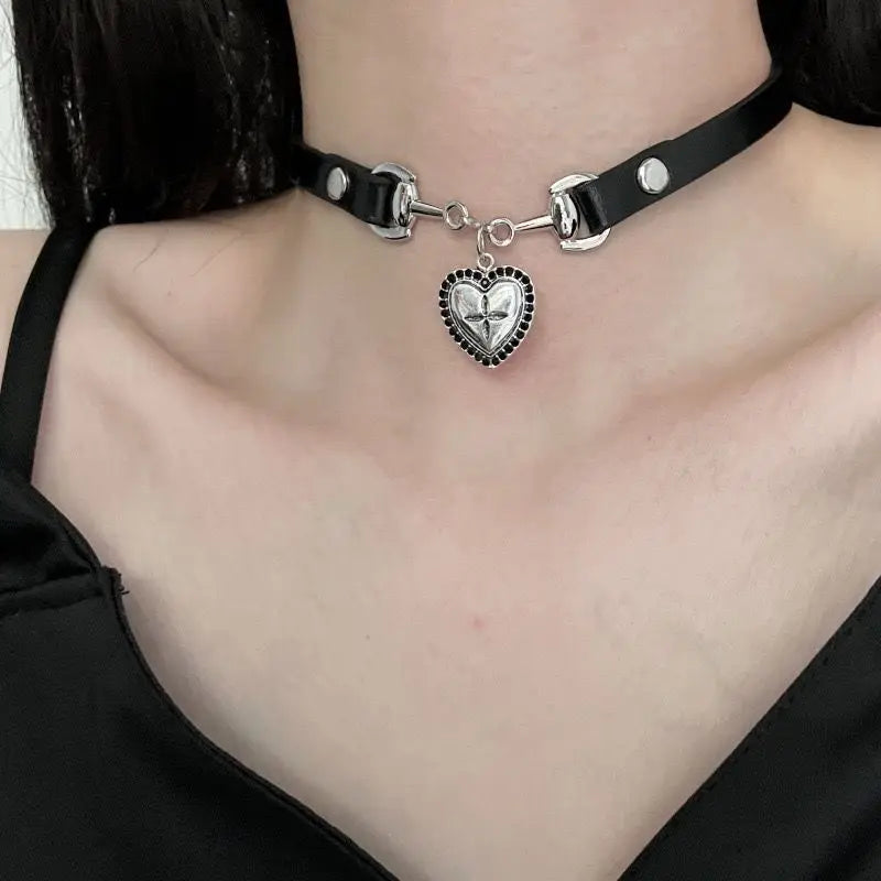 Y2K Goth Butterfly Bowknot Heart Choker Necklace Women Egirl Kpop Aesthetic Vintage Cute Charms Grunge Jewelry Scene Accessories