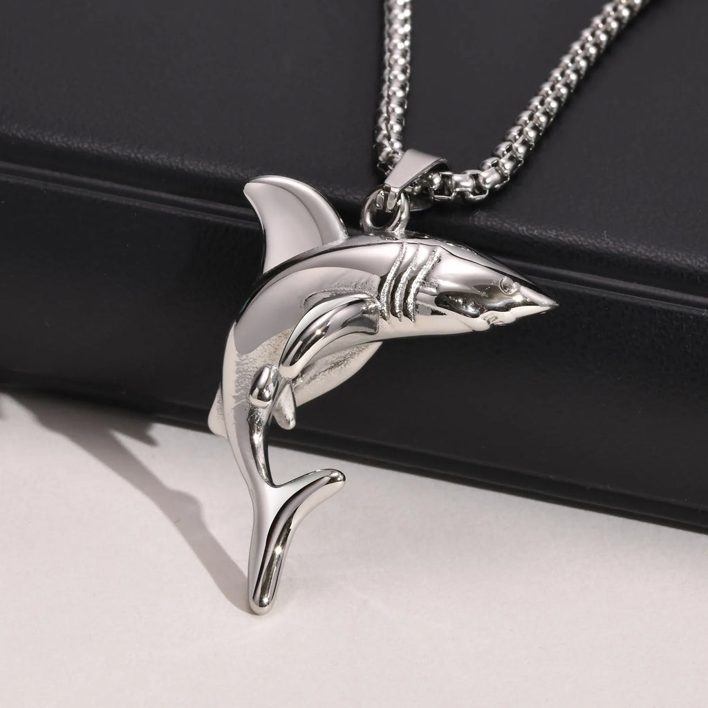 Vnox Stylish Shark Men Boys Necklaces,Rock Punk Animal Pendant Collar Jewelry with Stainless Steel Box Chain 50/55/60/70cm
