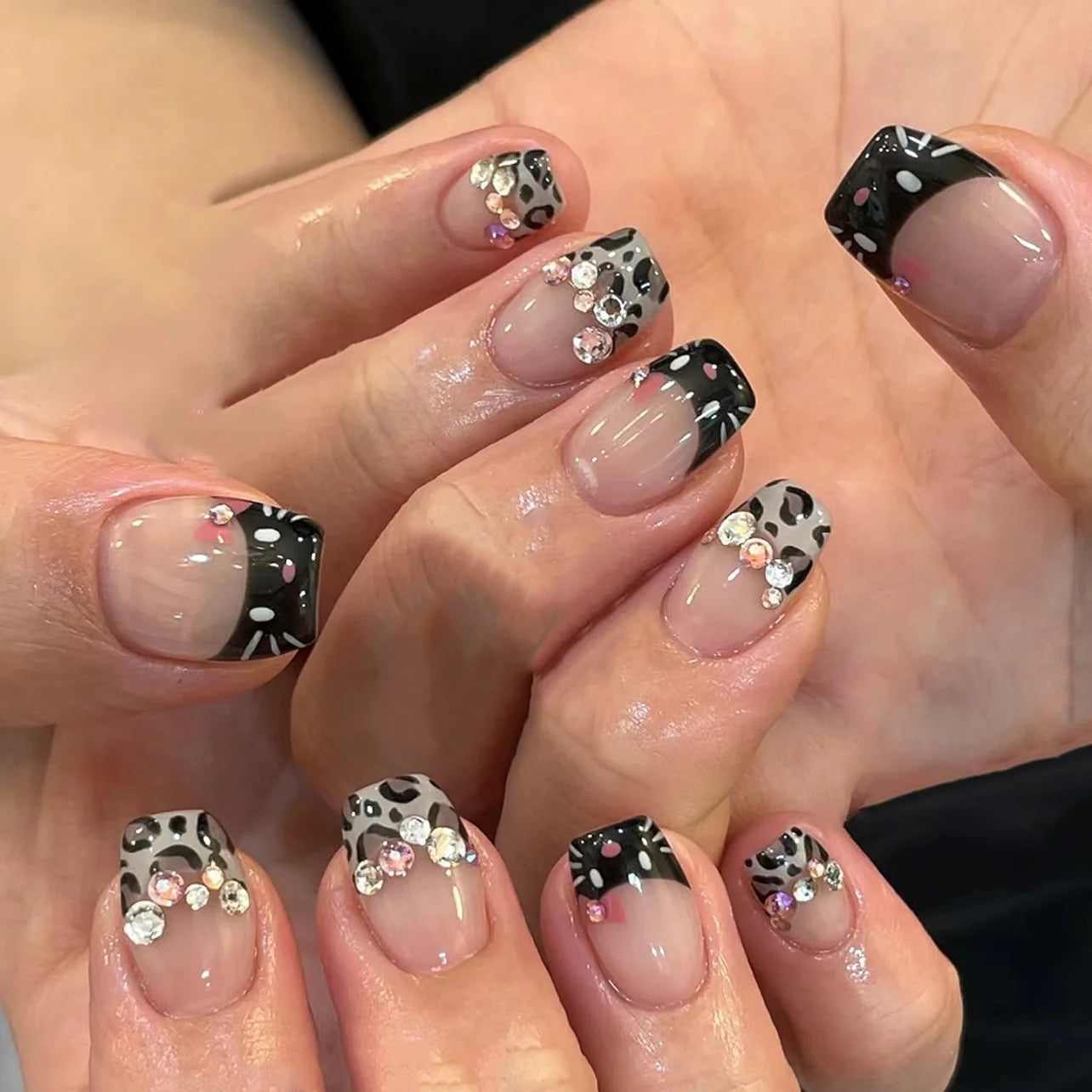24pcs Detachable Short Press on Nails Y2k rhinestone False Nails with Glue Ballet Sweet Cool Girls Artificial False Nails Tips