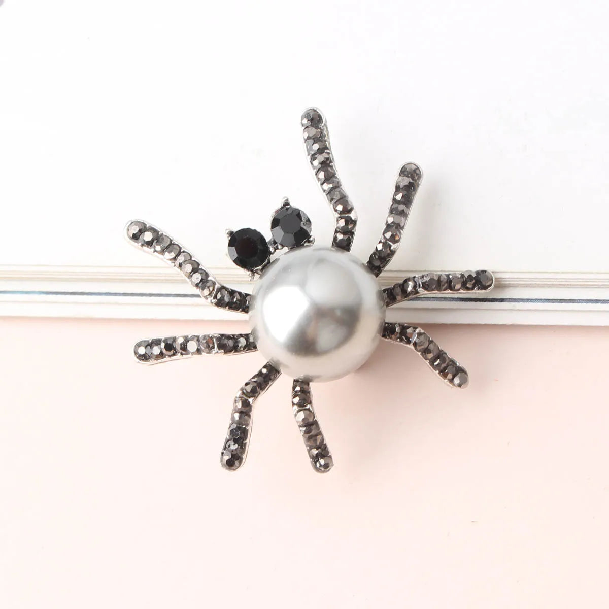 Brooches For Women Classic Spider Insect Pins For Man Neckline Front Of Clothes Halloween Gift Jewelry Charms