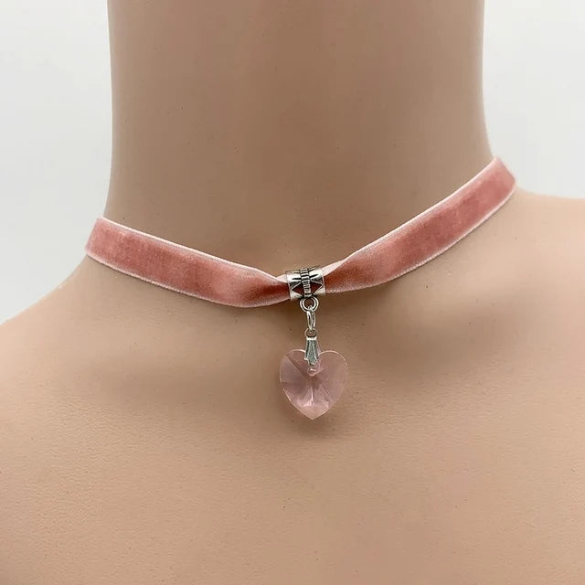 New Fashion Women Velvet Choker Heart Crystal Pendant Necklaces For Women Jewelry Female Black Ribbon Necklace Party Gift Collar