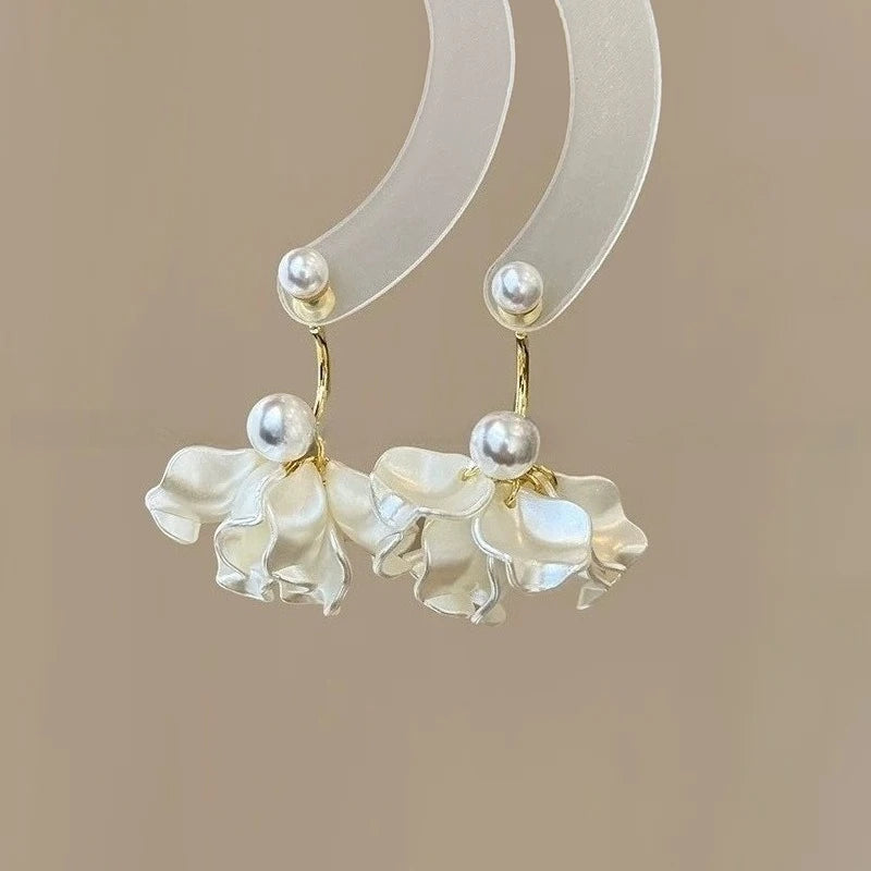 Flower Pearl Stud Earrings Korea Elegant Temperament White Color Petal Earrings for Women Wedding Party Jewelry Gifts