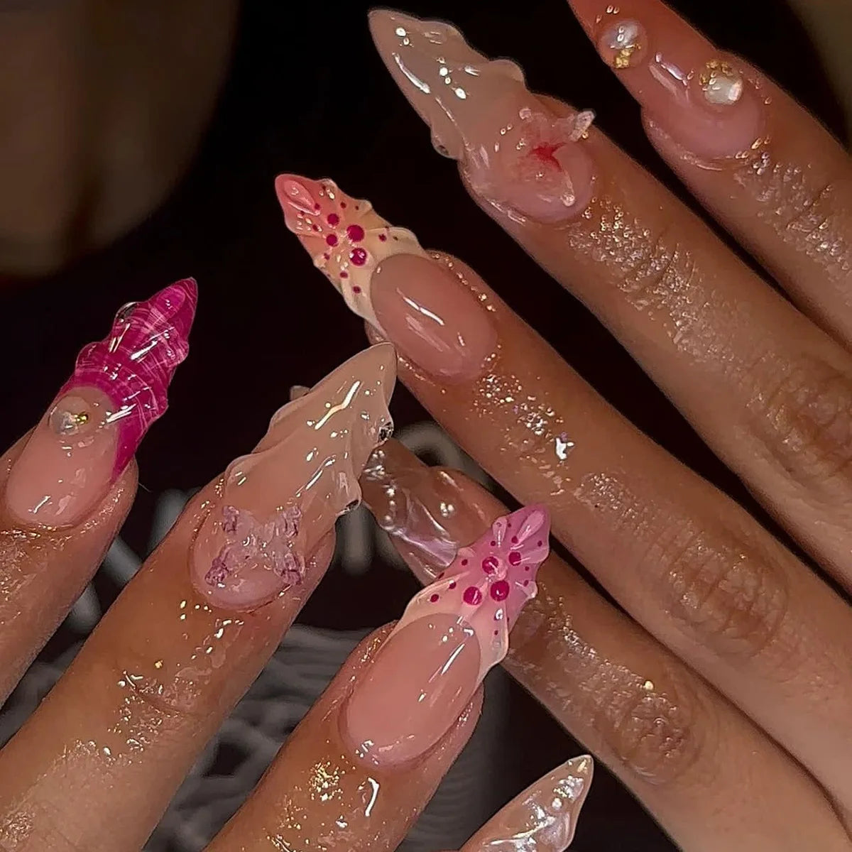 24pcs Halloween Fake Nails Black Red Gradient False Nails Dark Halo Wave Artificial Nails Wearable Long Stiletto Nail with Glue