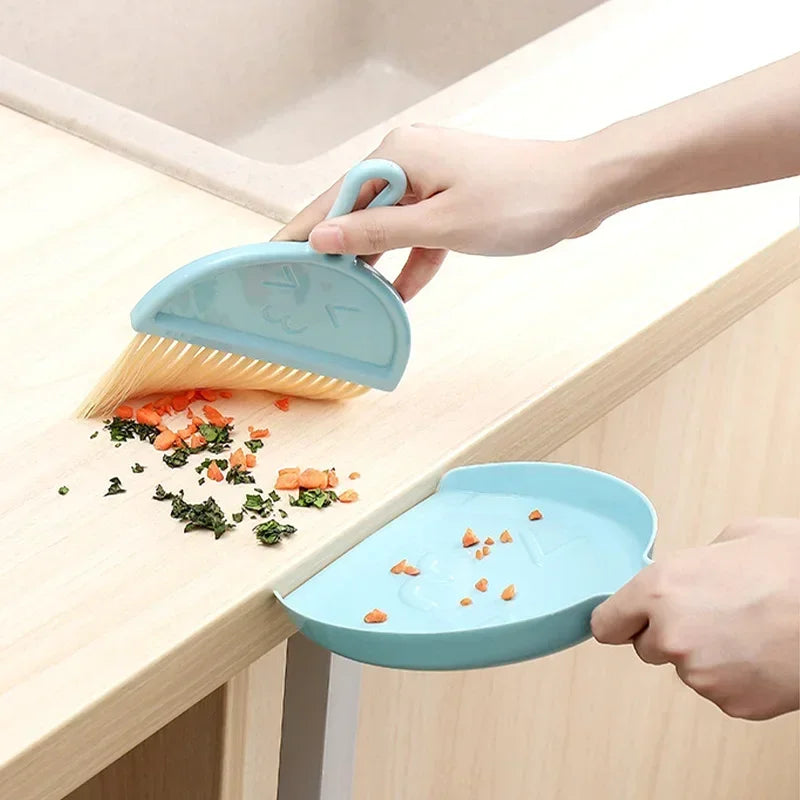 Household Desktop Mini Broom Keyboard Gap Cleaning Brush Small Broom Set with Dustpan Computer Debris Brush Home Cleaning Tools
