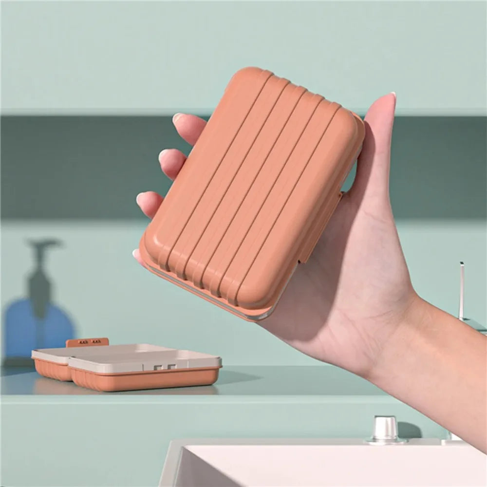 1PC Plastic Soap Dish with Lid Travel Bathroom Soap Holder Compact Soap Box Keeps Dry Hygienic Storage for Bathroom Accessories