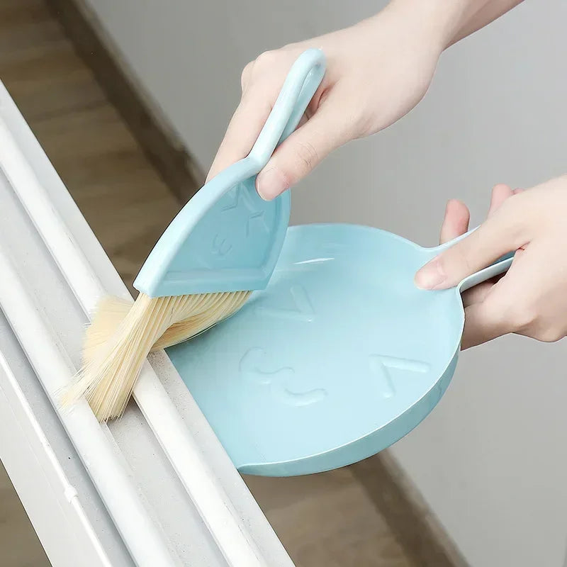 Household Desktop Mini Broom Keyboard Gap Cleaning Brush Small Broom Set with Dustpan Computer Debris Brush Home Cleaning Tools