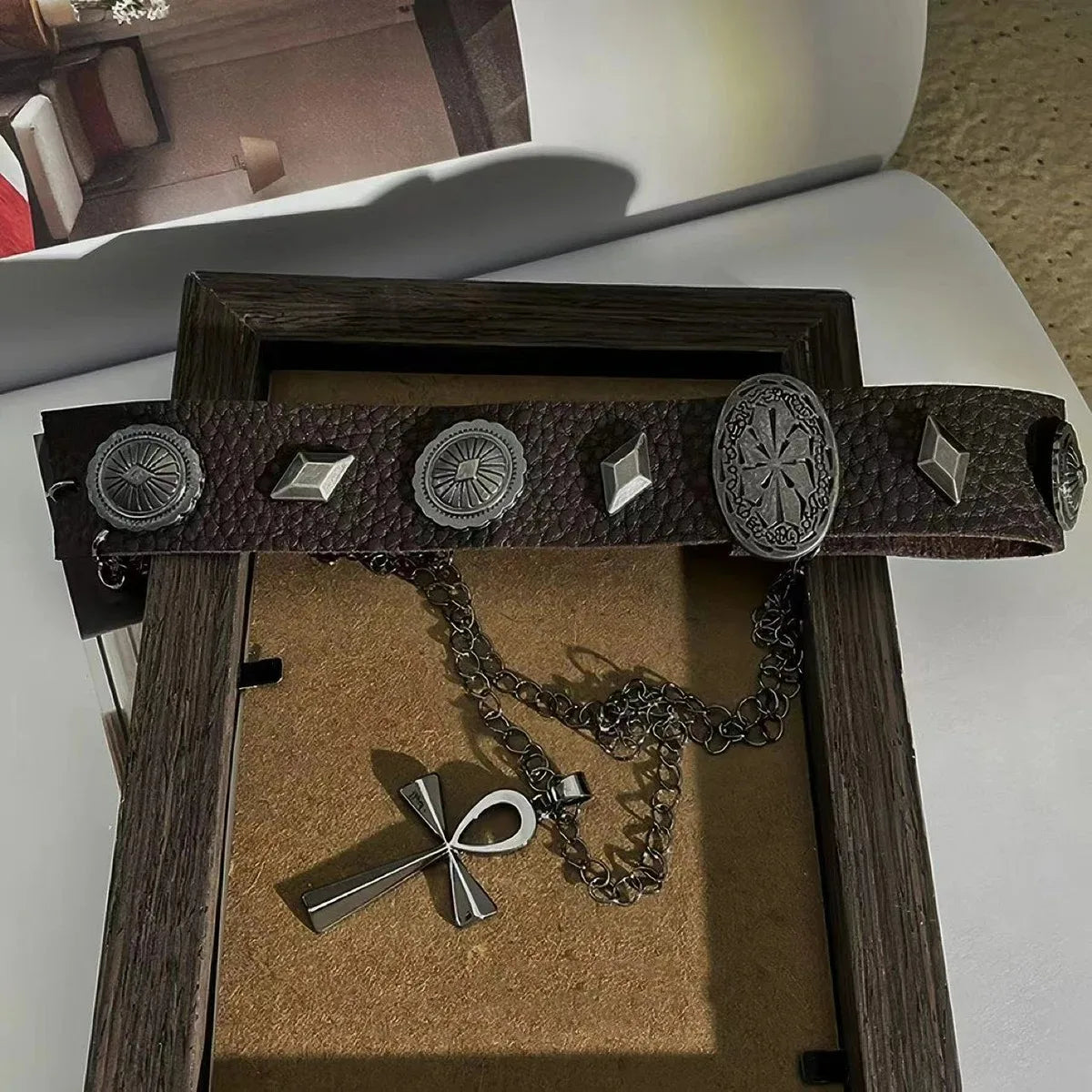 Maillard Style Y2K Gothic Multilayer Retro Brown Faux Leather Rivet Pendant Necklace for Women Fashion Delicate Choker Jewelry