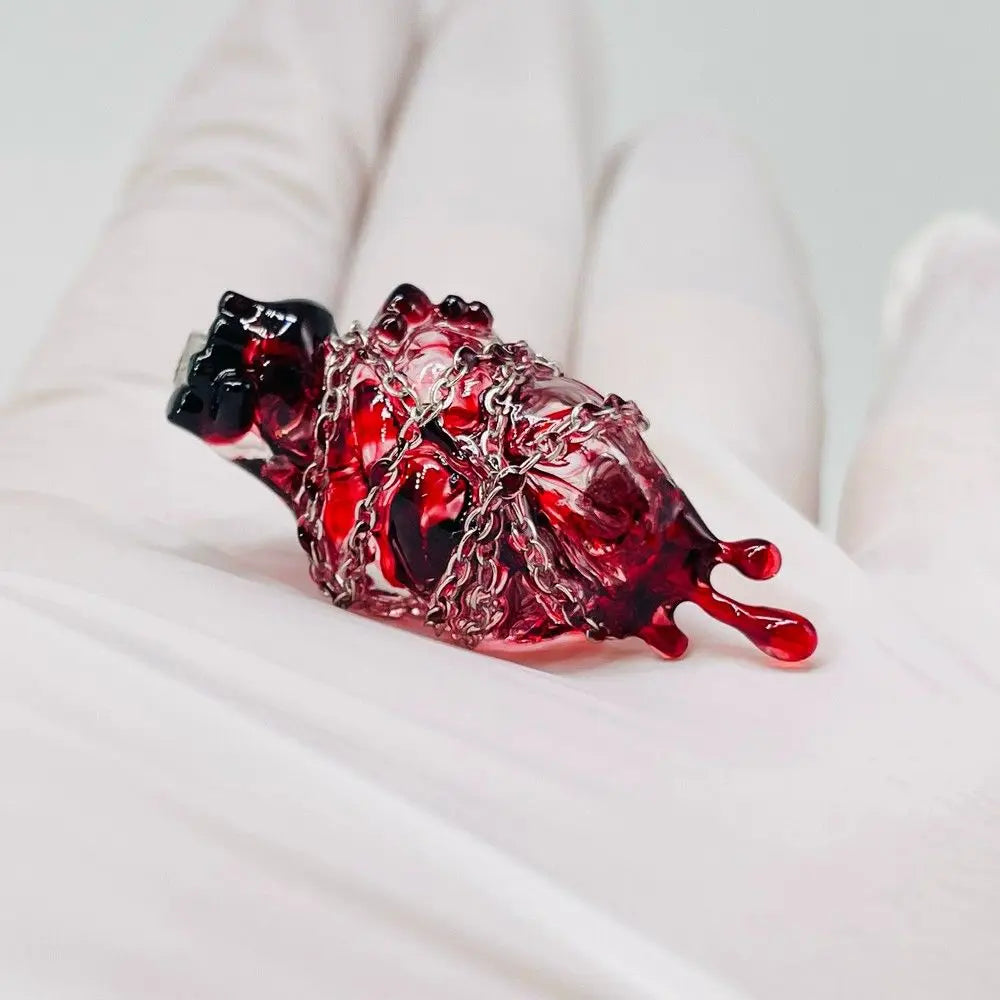 Original Design and Production of Twined Bound Heart Pendant Couple Necklace Design Sense of Personality Tide