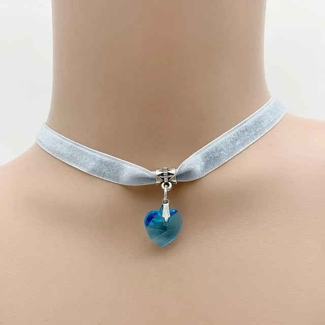 New Fashion Women Velvet Choker Heart Crystal Pendant Necklaces For Women Jewelry Female Black Ribbon Necklace Party Gift Collar