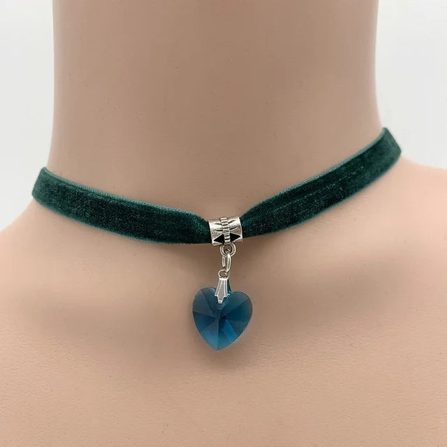 New Fashion Women Velvet Choker Heart Crystal Pendant Necklaces For Women Jewelry Female Black Ribbon Necklace Party Gift Collar