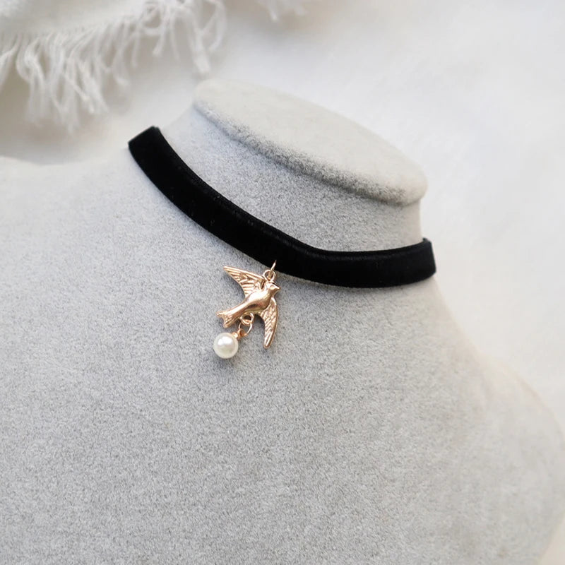 Black Choker Necklace For Women Elegant Lace Velvet Stretch Chain Gothic Flower Short Clavicle Neck Cord Aesthetic Jewelry Gift