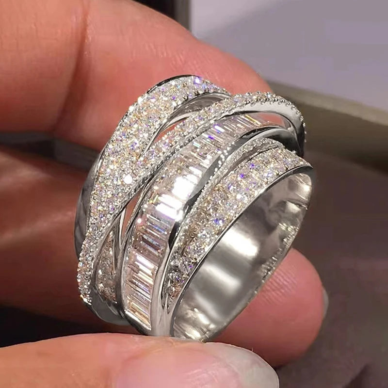 Huitan Bling Bling Gold Color Rings Gorgeous Women Wedding Accessories Full Sparkling Cubic Zirconia Party Luxury Trendy Jewelry