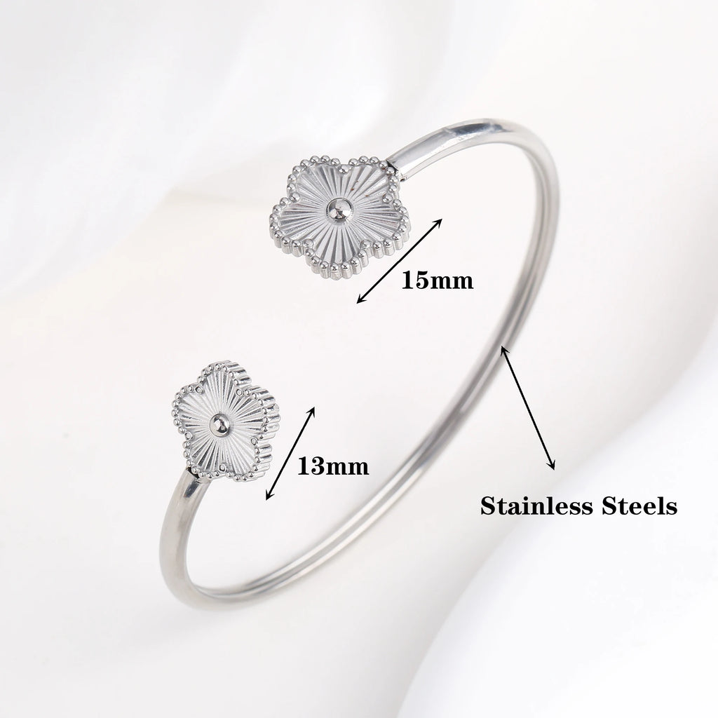 INS Hot Sale Stainless Steel Laser Five Leaf Flower Opening Ladies Bangle Classic For Woman Girl Clover Jewelry Party Gift 2024